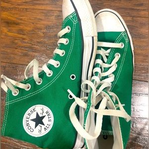 Green Converse Size 9 Women’s/ Men’s 7